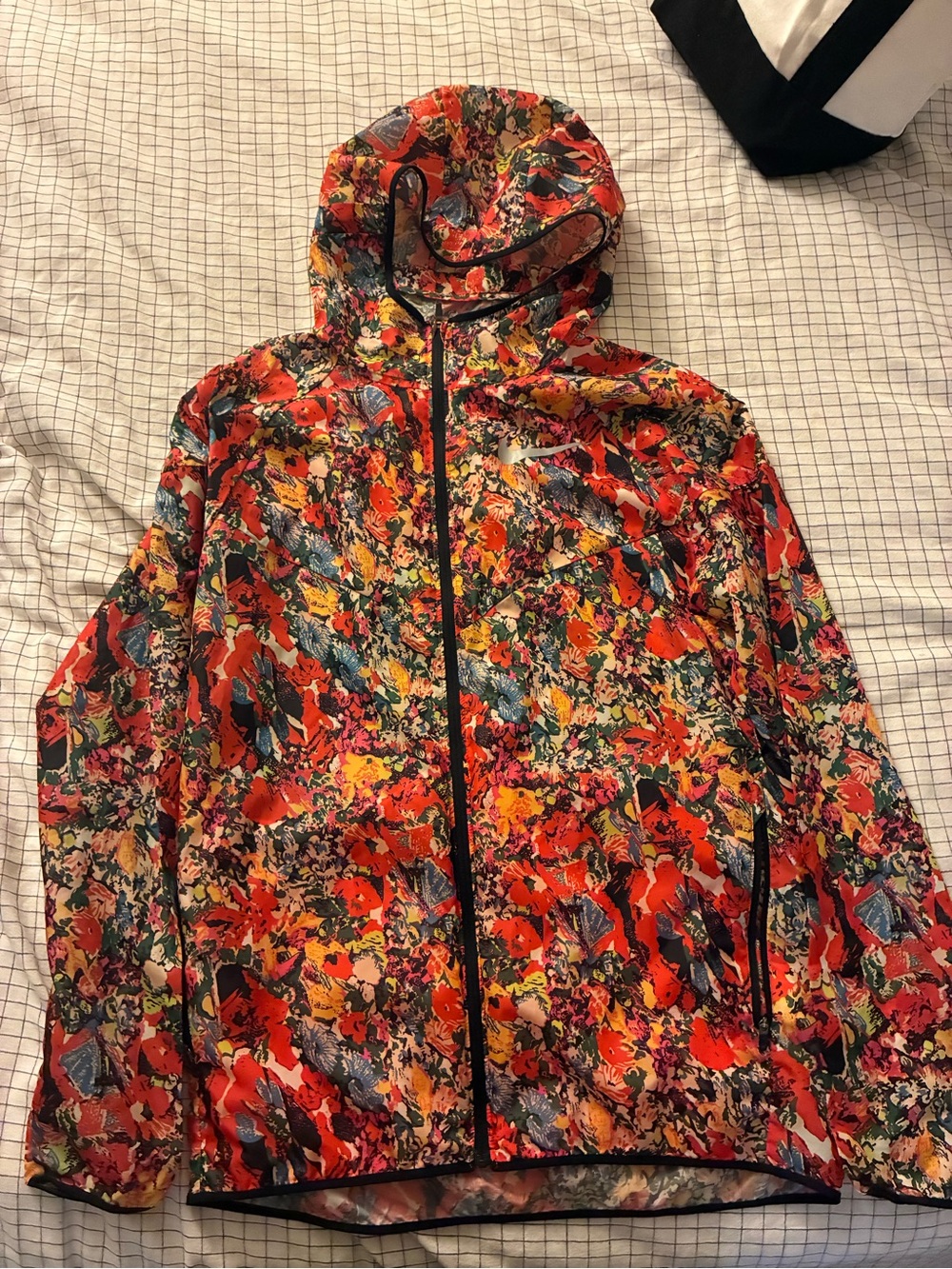 Nike Men’s Floral Print Running Windbreaker